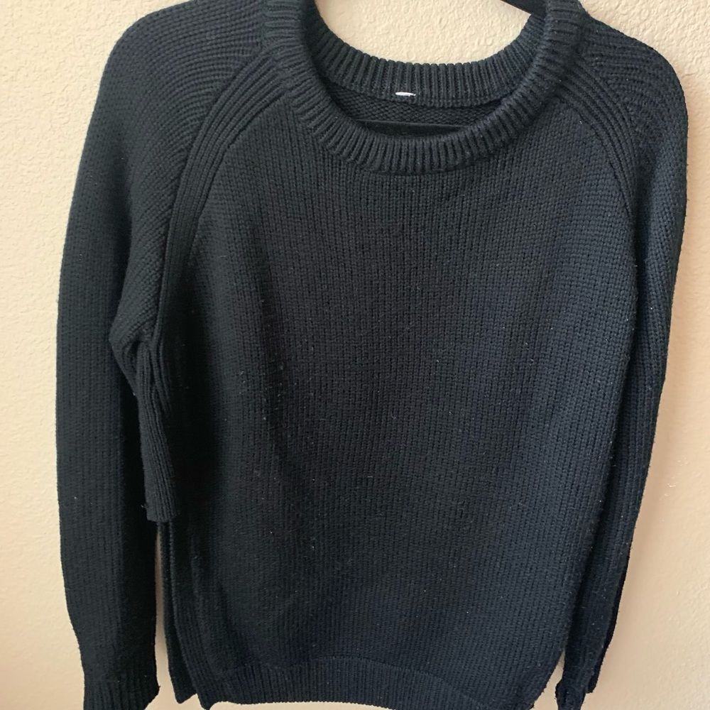 Lululemon black sweater